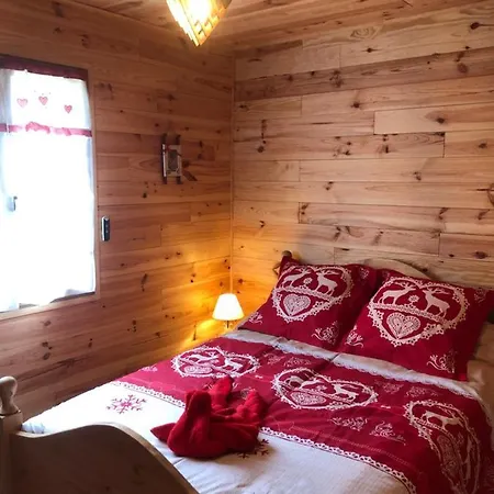 Dom wakacyjny Chez Lavalou 4* Chaleureux En Bois *