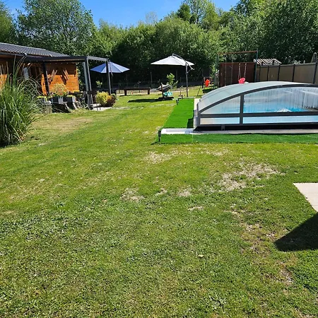 Dom wakacyjny Chez Lavalou 4* Chaleureux En Bois